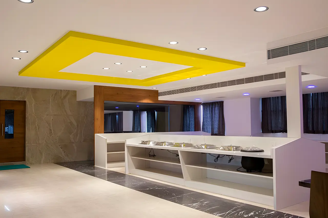 The reception desk at Hotel Hills Tirupattur
